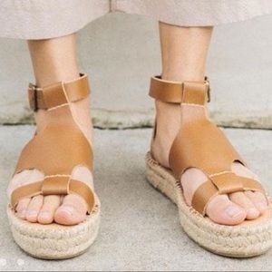 NWOT Soludos Banded Shield Sandals Walnut